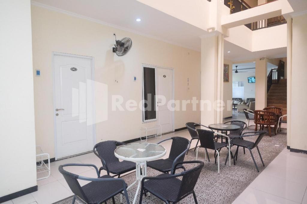Griya Loka 2 Syariah Near Simpang Lima Mitra Reddoorz Hotel Semarang Ngoại thất bức ảnh