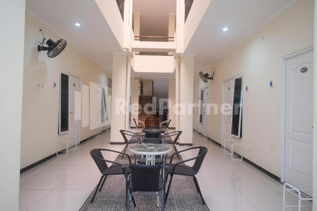 Griya Loka 2 Syariah Near Simpang Lima Mitra Reddoorz Hotel Semarang Ngoại thất bức ảnh